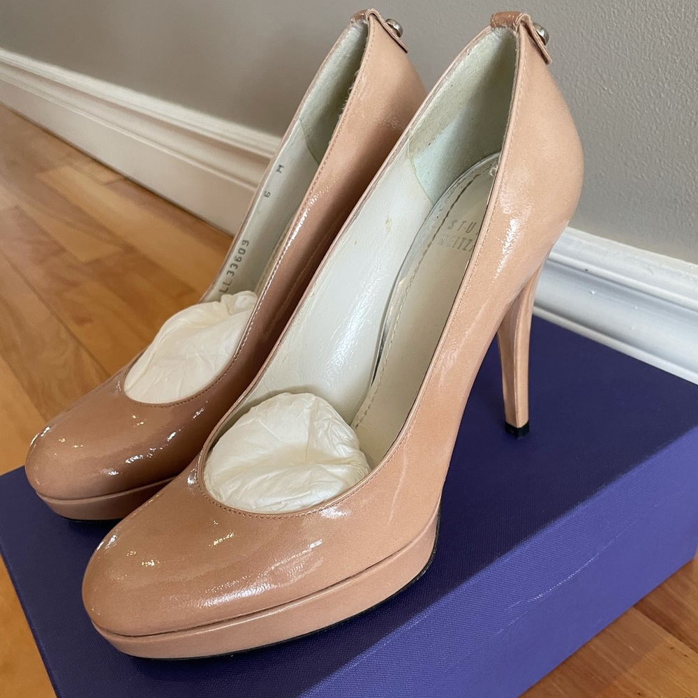 Stuart Weitzman nude patent pumps